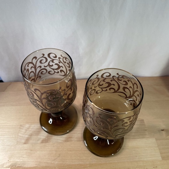 Pair of 2 Vintage Libbey Prado Tawny Brown Raised Scroll Wine Glasses 5.5 inches - Picture 3 of 5